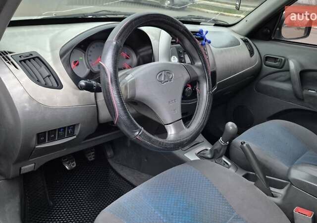 Сірий Чері Тігго, об'ємом двигуна 2 л та пробігом 196 тис. км за 2850 $, фото 6 на Automoto.ua