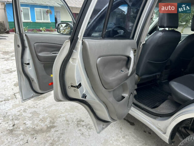 Сірий Чері Тігго, об'ємом двигуна 2.35 л та пробігом 195 тис. км за 2999 $, фото 30 на Automoto.ua