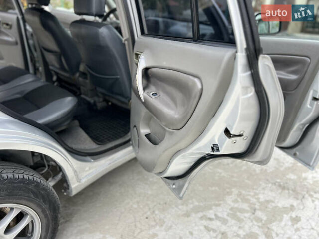 Сірий Чері Тігго, об'ємом двигуна 2.35 л та пробігом 195 тис. км за 2999 $, фото 40 на Automoto.ua