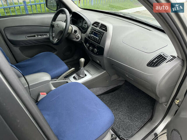 Серый Чери Тигго, объемом двигателя 2.4 л и пробегом 70 тыс. км за 4999 $, фото 31 на Automoto.ua