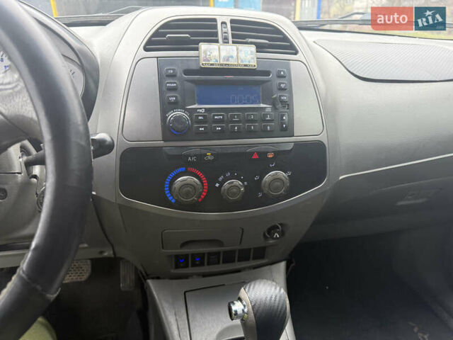 Сірий Чері Тігго, об'ємом двигуна 2.4 л та пробігом 74 тис. км за 3000 $, фото 18 на Automoto.ua