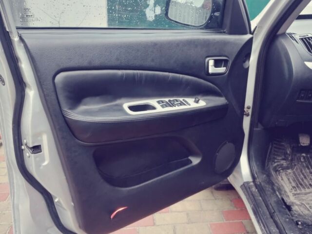 Серый Чери Тигго, объемом двигателя 1.6 л и пробегом 211 тыс. км за 4900 $, фото 6 на Automoto.ua