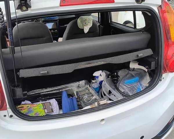 Белый Чери eQ, объемом двигателя 0 л и пробегом 31 тыс. км за 4900 $, фото 3 на Automoto.ua