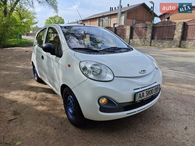 Білий Чері eQ, об'ємом двигуна 0 л та пробігом 49 тис. км за 4600 $, фото 10 на Automoto.ua