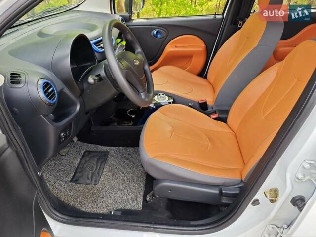 Білий Чері eQ, об'ємом двигуна 0 л та пробігом 49 тис. км за 4600 $, фото 13 на Automoto.ua