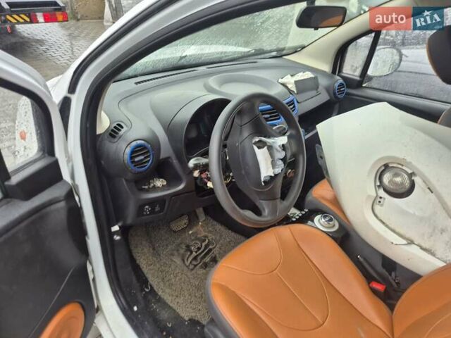 Белый Чери eQ, объемом двигателя 0 л и пробегом 84 тыс. км за 2000 $, фото 7 на Automoto.ua