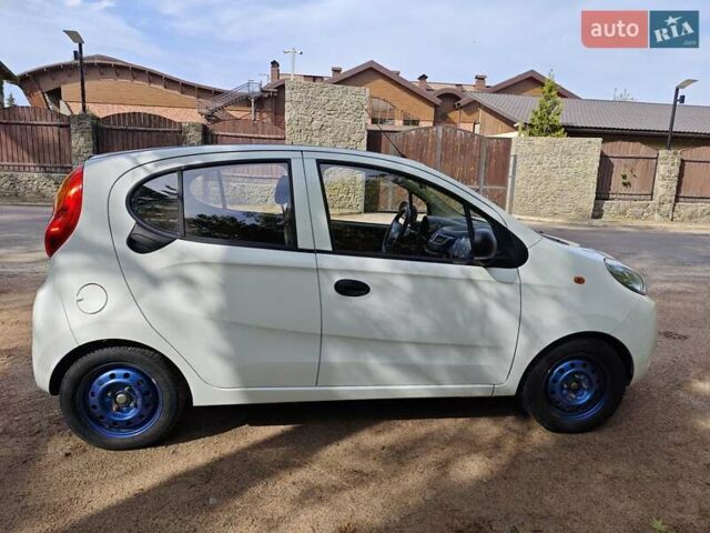 Білий Чері eQ, об'ємом двигуна 0 л та пробігом 49 тис. км за 4600 $, фото 2 на Automoto.ua