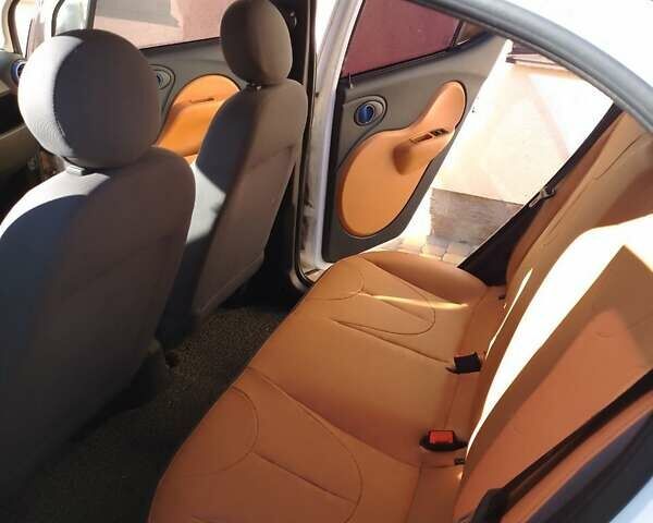 Білий Чері eQ, об'ємом двигуна 0 л та пробігом 61 тис. км за 4890 $, фото 13 на Automoto.ua