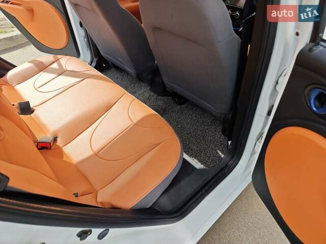 Білий Чері eQ, об'ємом двигуна 0 л та пробігом 49 тис. км за 4600 $, фото 21 на Automoto.ua