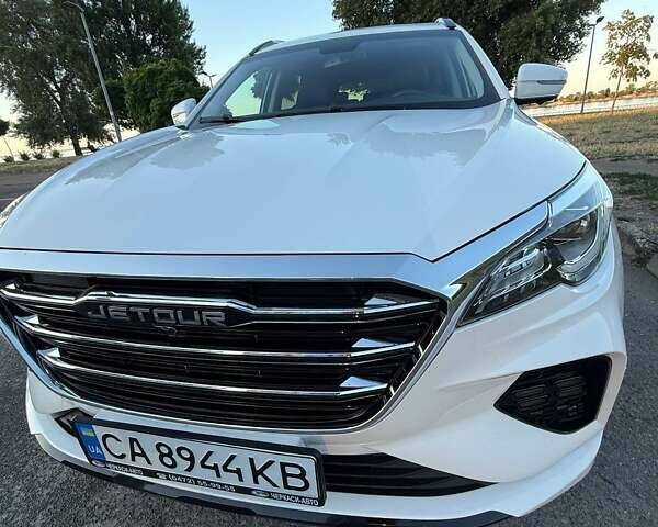 Белый Чери Jetour X70, объемом двигателя 1.5 л и пробегом 42 тыс. км за 18000 $, фото 3 на Automoto.ua