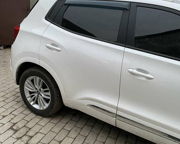 Білий Чері Tiggo 4, об'ємом двигуна 2 л та пробігом 67 тис. км за 11500 $, фото 13 на Automoto.ua