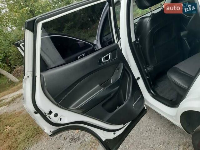 Белый Чери Tiggo 4, объемом двигателя 1.5 л и пробегом 77 тыс. км за 8799 $, фото 6 на Automoto.ua