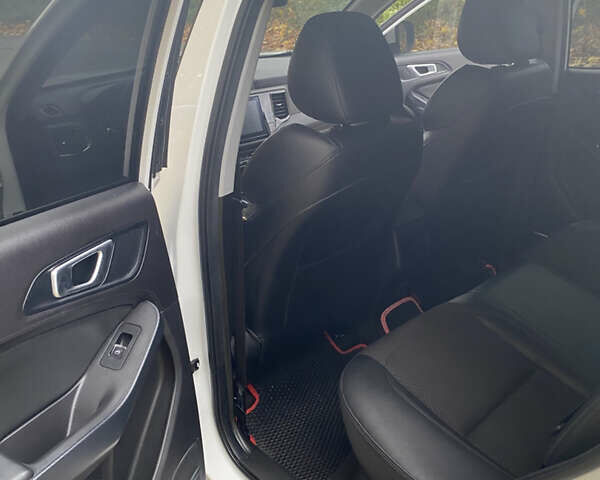 Білий Чері Tiggo 4, об'ємом двигуна 1.5 л та пробігом 53 тис. км за 11000 $, фото 13 на Automoto.ua