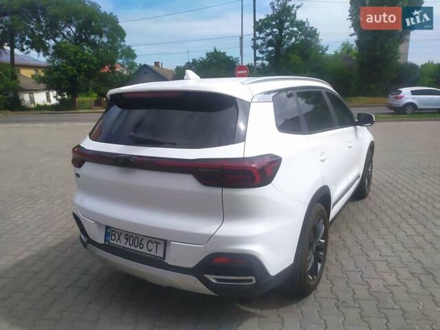 Белый Чери Tiggo 8, объемом двигателя 1.5 л и пробегом 98 тыс. км за 13000 $, фото 5 на Automoto.ua