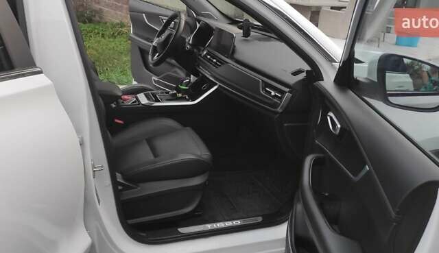 Белый Чери Tiggo 8, объемом двигателя 1.97 л и пробегом 60 тыс. км за 17000 $, фото 7 на Automoto.ua