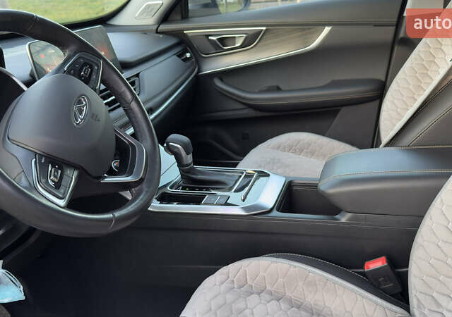 Бежевий Чері Tiggo 8, об'ємом двигуна 2 л та пробігом 58 тис. км за 17200 $, фото 10 на Automoto.ua