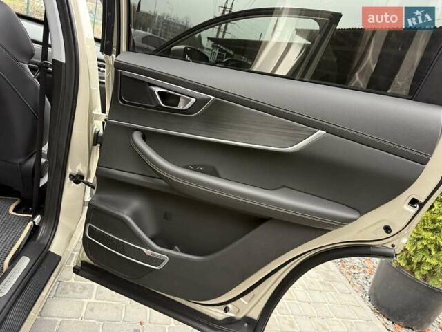 Бежевый Чери Tiggo 8, объемом двигателя 1.97 л и пробегом 10 тыс. км за 18900 $, фото 47 на Automoto.ua