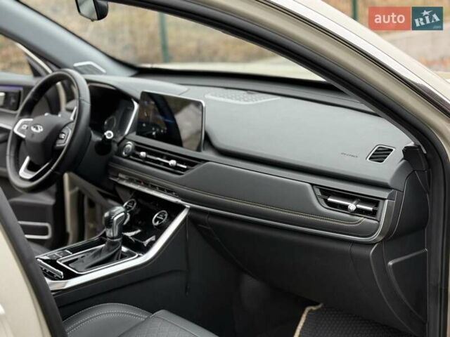 Бежевый Чери Tiggo 8, объемом двигателя 1.97 л и пробегом 10 тыс. км за 18900 $, фото 31 на Automoto.ua