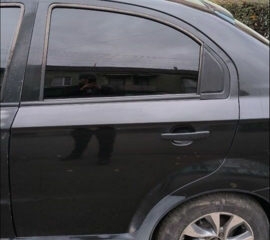 Черный Шевроле Алеро, объемом двигателя 1.5 л и пробегом 50 тыс. км за 2800 $, фото 3 на Automoto.ua