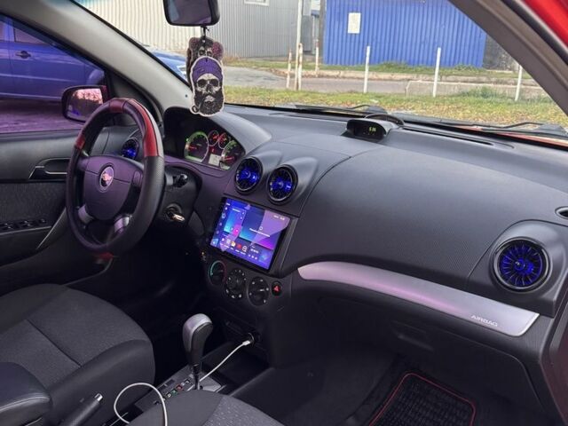 Красный Шевроле Алеро, объемом двигателя 1.5 л и пробегом 185 тыс. км за 5300 $, фото 6 на Automoto.ua