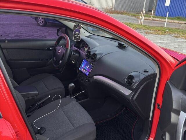 Красный Шевроле Алеро, объемом двигателя 1.5 л и пробегом 185 тыс. км за 5300 $, фото 4 на Automoto.ua