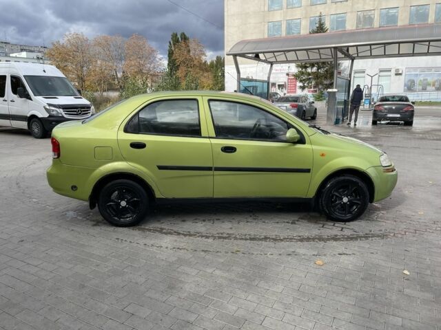 Зеленый Шевроле Алеро, объемом двигателя 1.5 л и пробегом 260 тыс. км за 1750 $, фото 3 на Automoto.ua