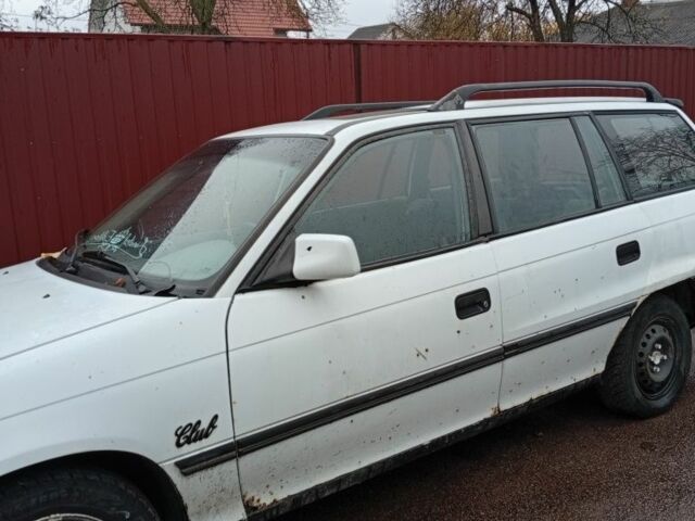 Белый Шевроле Астра, объемом двигателя 1.6 л и пробегом 212 тыс. км за 953 $, фото 1 на Automoto.ua