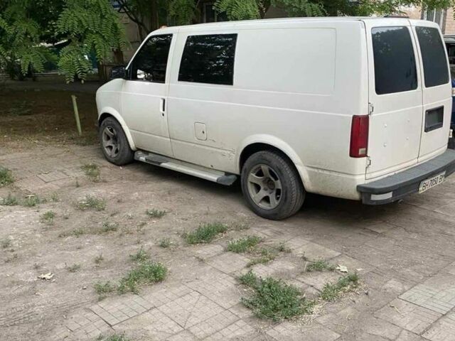 Белый Шевроле Астро, объемом двигателя 4.3 л и пробегом 200 тыс. км за 5500 $, фото 1 на Automoto.ua