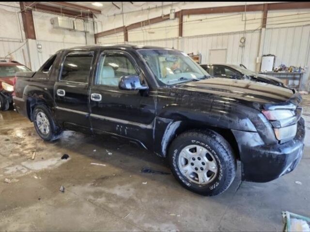 Черный Шевроле Аваланч, объемом двигателя 5.3 л и пробегом 200 тыс. км за 7143 $, фото 3 на Automoto.ua