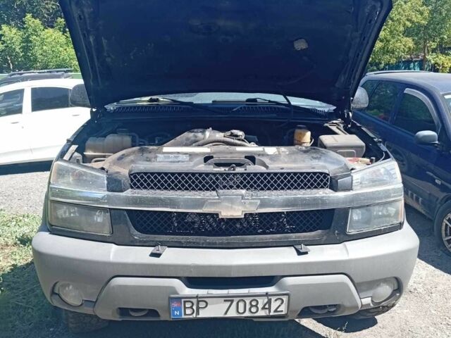 Черный Шевроле Аваланч, объемом двигателя 5.3 л и пробегом 200 тыс. км за 4700 $, фото 6 на Automoto.ua