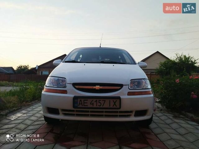 Белый Шевроле Авео, объемом двигателя 1.5 л и пробегом 250 тыс. км за 3700 $, фото 3 на Automoto.ua