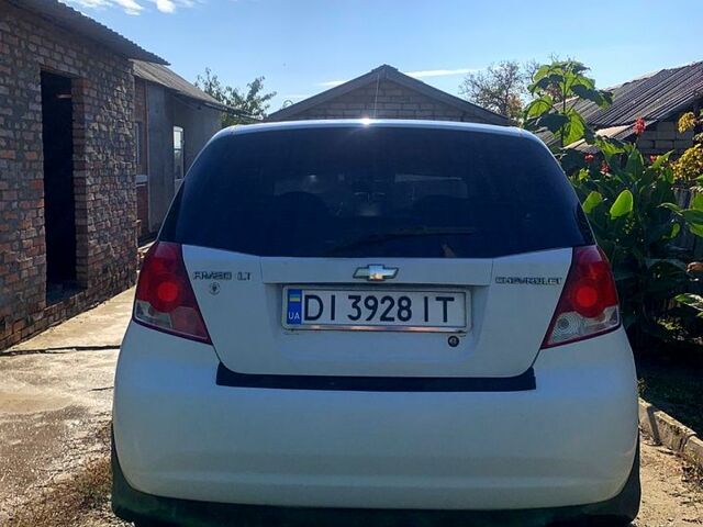 Белый Шевроле Авео, объемом двигателя 1.5 л и пробегом 400 тыс. км за 2200 $, фото 4 на Automoto.ua