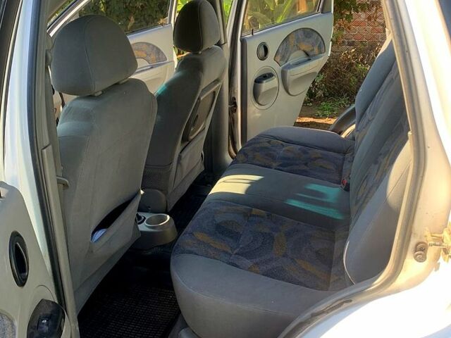 Белый Шевроле Авео, объемом двигателя 1.5 л и пробегом 400 тыс. км за 2200 $, фото 7 на Automoto.ua