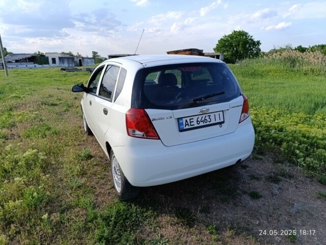 Белый Шевроле Авео, объемом двигателя 1.5 л и пробегом 340 тыс. км за 2750 $, фото 5 на Automoto.ua