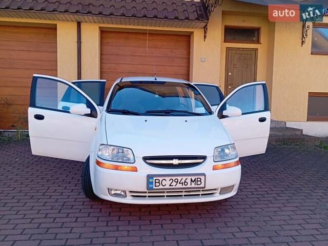 Белый Шевроле Авео, объемом двигателя 1.5 л и пробегом 250 тыс. км за 1950 $, фото 31 на Automoto.ua