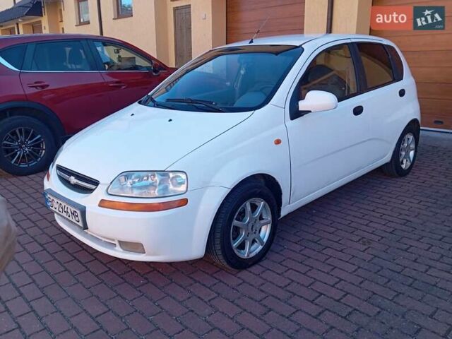 Белый Шевроле Авео, объемом двигателя 1.5 л и пробегом 250 тыс. км за 1950 $, фото 28 на Automoto.ua