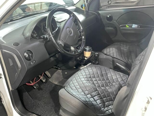 Білий Шевроле Авео, об'ємом двигуна 1.5 л та пробігом 317 тис. км за 3000 $, фото 15 на Automoto.ua