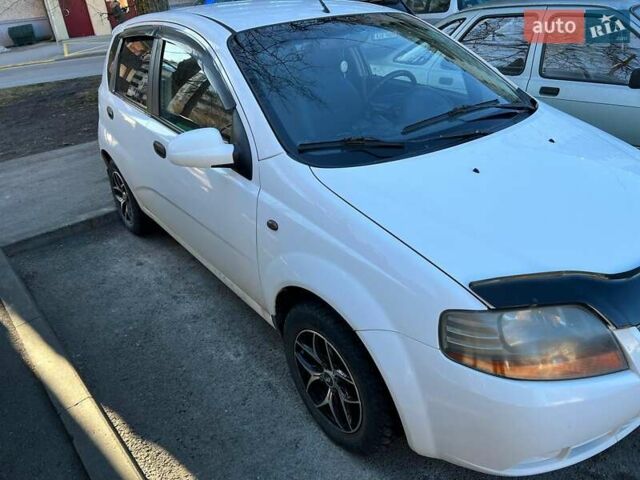 Білий Шевроле Авео, об'ємом двигуна 1.5 л та пробігом 300 тис. км за 4131 $, фото 3 на Automoto.ua