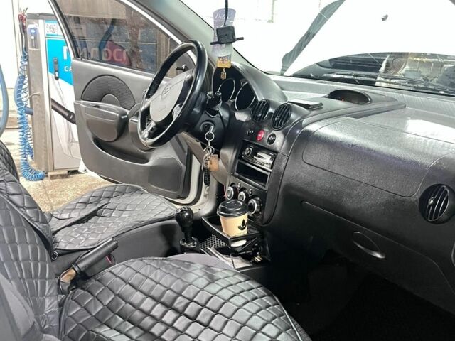 Білий Шевроле Авео, об'ємом двигуна 1.5 л та пробігом 317 тис. км за 3000 $, фото 13 на Automoto.ua