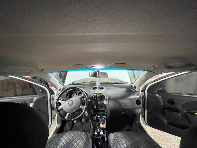 Білий Шевроле Авео, об'ємом двигуна 1.5 л та пробігом 317 тис. км за 3000 $, фото 12 на Automoto.ua