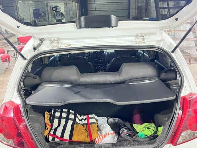 Білий Шевроле Авео, об'ємом двигуна 1.5 л та пробігом 317 тис. км за 3000 $, фото 9 на Automoto.ua