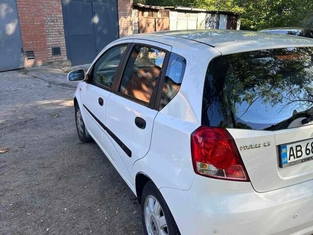 Белый Шевроле Авео, объемом двигателя 1.5 л и пробегом 140 тыс. км за 2600 $, фото 3 на Automoto.ua