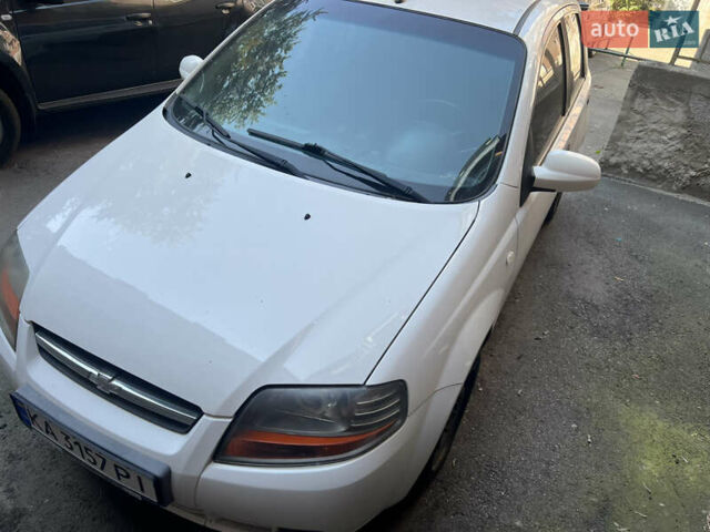 Белый Шевроле Авео, объемом двигателя 1.5 л и пробегом 245 тыс. км за 3000 $, фото 7 на Automoto.ua