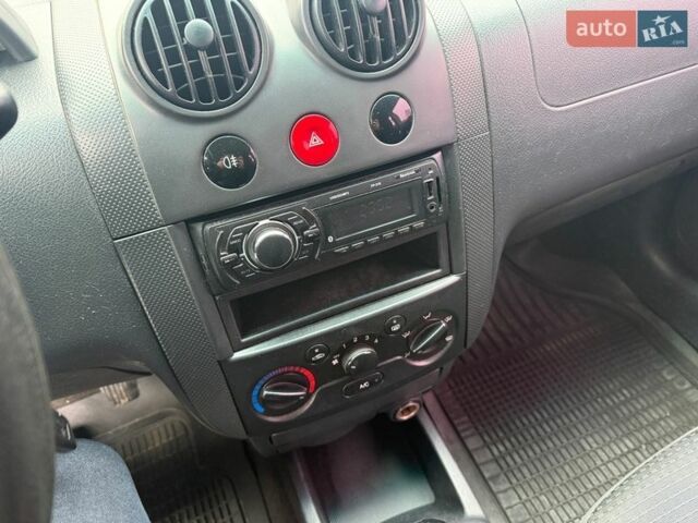 Белый Шевроле Авео, объемом двигателя 1.5 л и пробегом 245 тыс. км за 3350 $, фото 29 на Automoto.ua