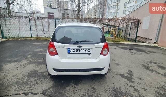 Білий Шевроле Авео, об'ємом двигуна 1.5 л та пробігом 80 тис. км за 4500 $, фото 2 на Automoto.ua