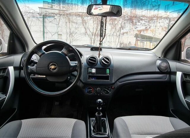 Білий Шевроле Авео, об'ємом двигуна 1.5 л та пробігом 80 тис. км за 4500 $, фото 7 на Automoto.ua