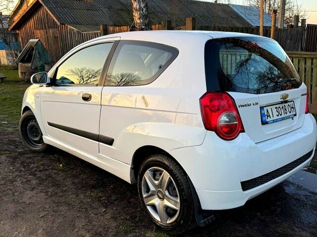 Белый Шевроле Авео, объемом двигателя 1.5 л и пробегом 245 тыс. км за 3900 $, фото 7 на Automoto.ua