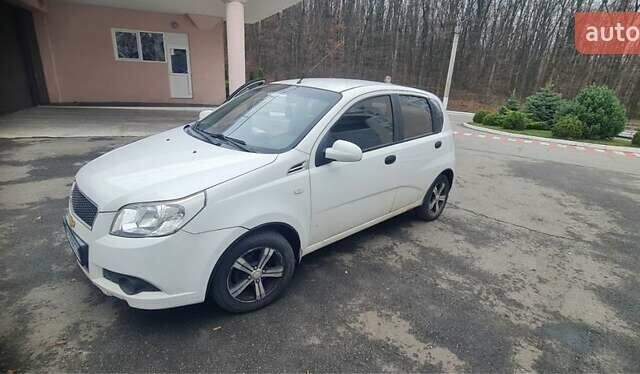 Білий Шевроле Авео, об'ємом двигуна 1.5 л та пробігом 80 тис. км за 4500 $, фото 1 на Automoto.ua