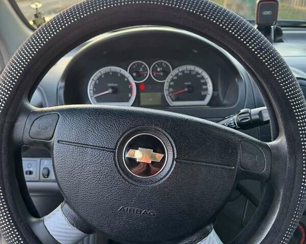 Белый Шевроле Авео, объемом двигателя 1.5 л и пробегом 245 тыс. км за 3890 $, фото 9 на Automoto.ua
