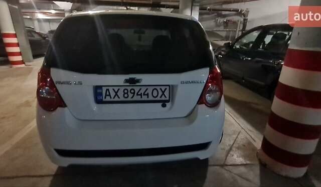 Белый Шевроле Авео, объемом двигателя 1.5 л и пробегом 80 тыс. км за 4500 $, фото 2 на Automoto.ua